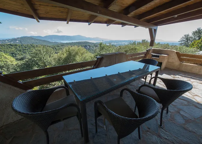 Les Hauts De Porto-vecchio بورتو فيكشْيو